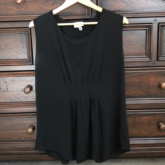 A loose fit black flowy top! - Picture 1 of 2